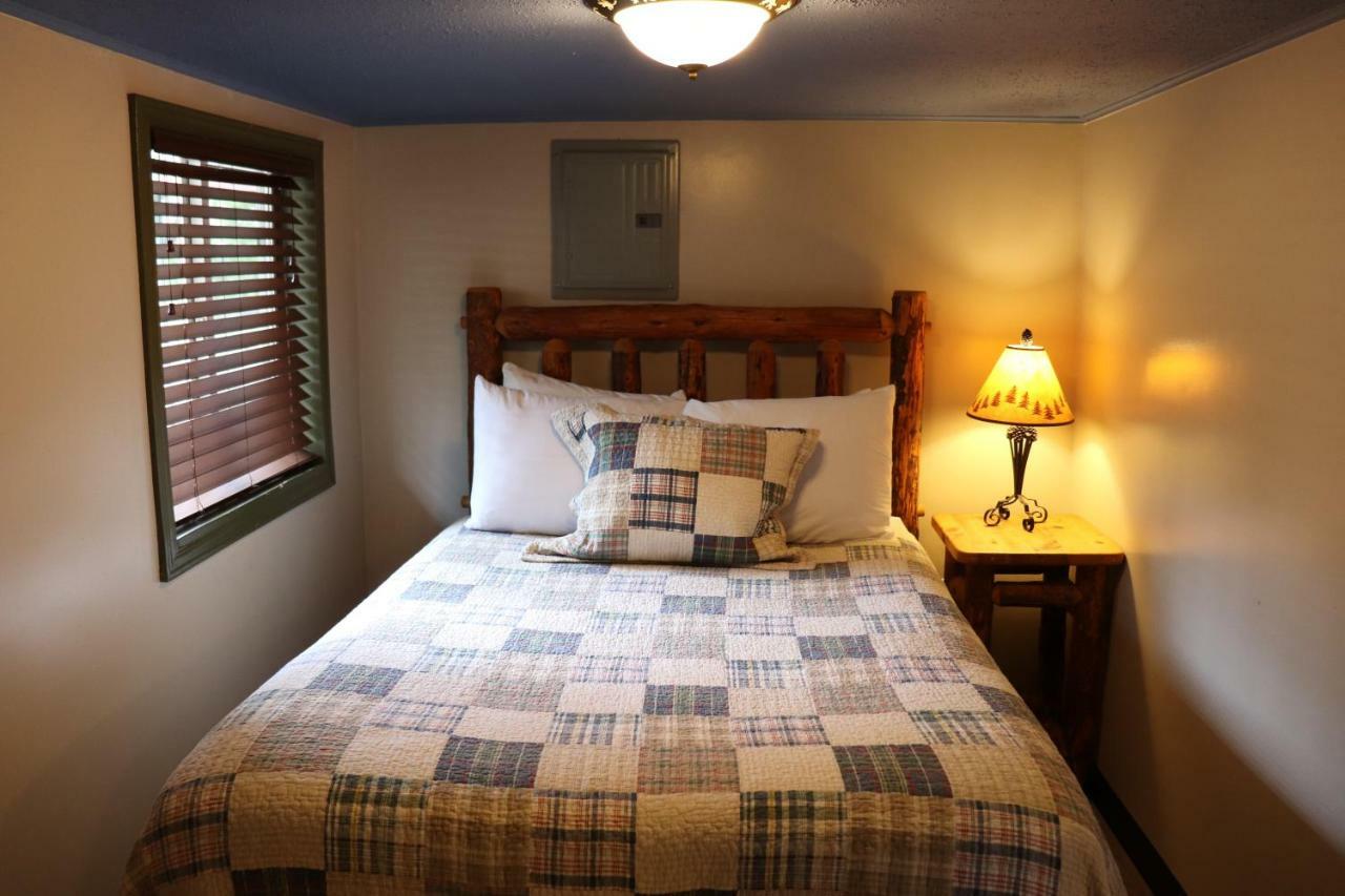 Lone Fir Resort Cougar Εξωτερικό φωτογραφία