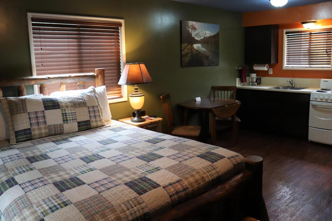 Lone Fir Resort Cougar Εξωτερικό φωτογραφία